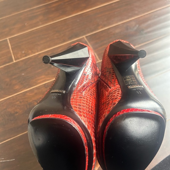 ❤️🐍Original snake skin Gucci booties🐍❤️ - Picture 5 of 8